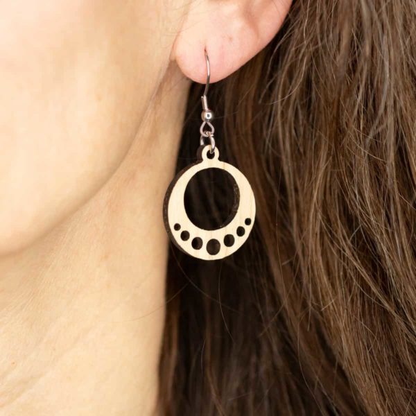Boucles d'oreilles en bois Circels – Image 3