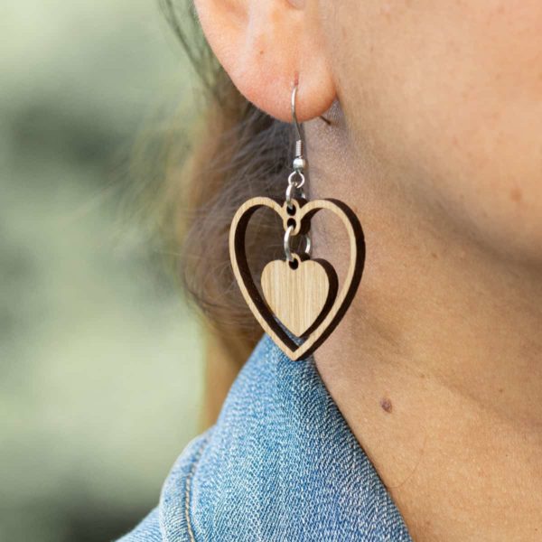 Boucles d'oreilles en bois de chêne, Cœur à Cœur – Image 4