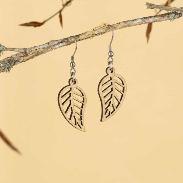 Boucles d'oreilles en bois de chêne, Feuille Simple – Image 2