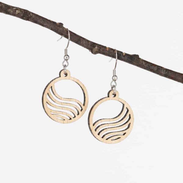 Boucles d'oreilles en bois de chêne, Mini Vague – Image 4