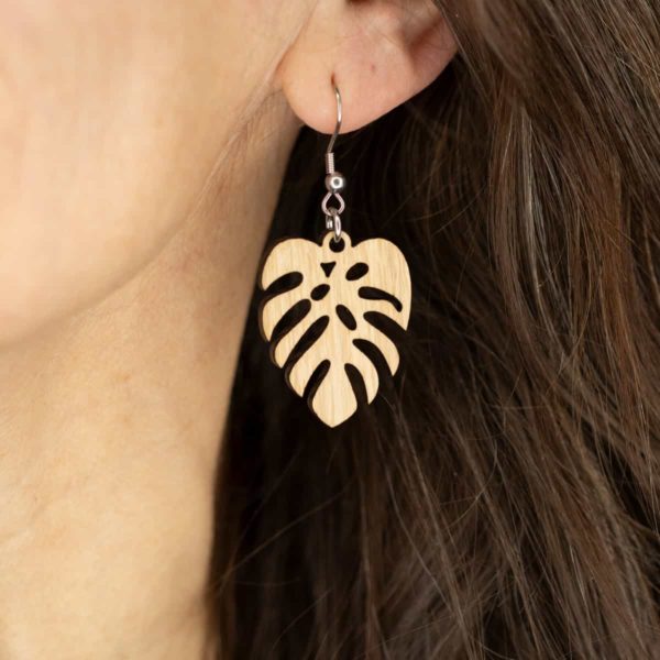 Boucles d'oreilles en bois  Monstera – Image 5