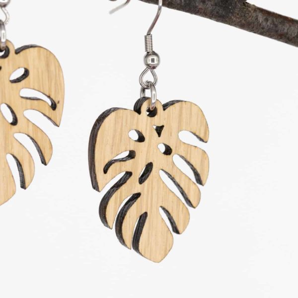 Boucles d'oreilles en bois  Monstera – Image 3