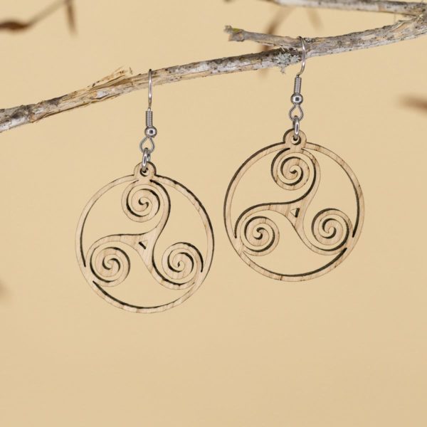 Boucles d'oreilles en bois de chêne, Triskele – Image 3