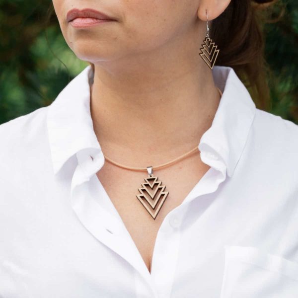 Pendentif en bois de chêne, Triangles – Image 3