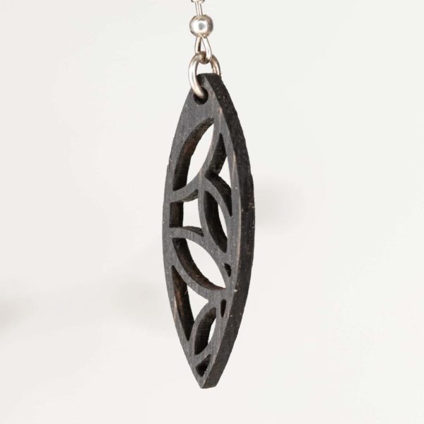 Boucles d'oreilles en bois de chêne ébonisées, Surf – Image 3